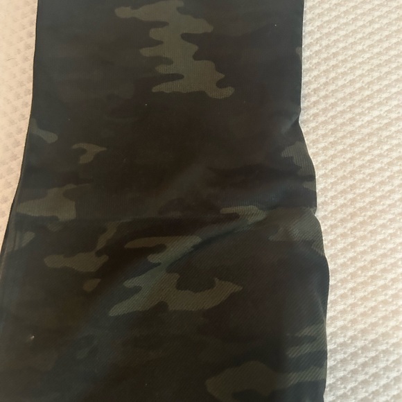 Spanx Size:M Camo print - Picture 6 of 8